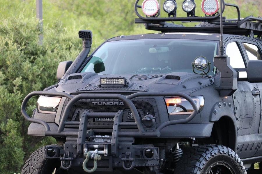 Детали экстерьера Toyota Tundra CrewMax 4x4 Zombie Apocalypse 2013 года  (фото 109 из 461)